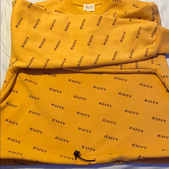 Nice sweater - Picture 4 of 5